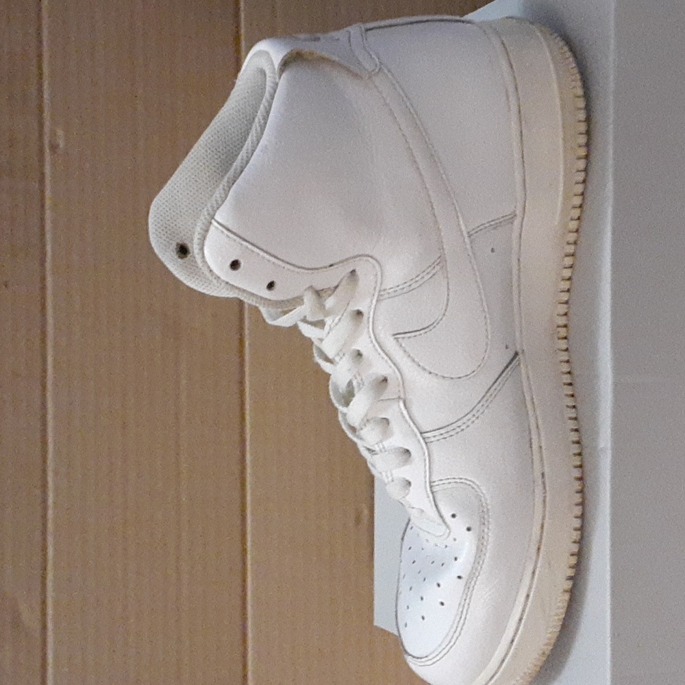 Men's size 12 Air Force One sneakers - Picture 5 of 16